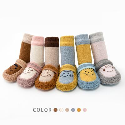 China Winter Thick Terry Baby High Socks Warm Breathable Girls Non Slip Baby Socks Shoes Baby Socks With Grips for sale