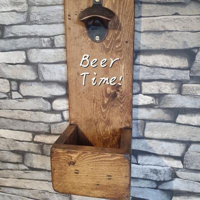 China Wholesale Wall Mounted America Bottle Beer Opener With Rustic Wooden Housewarming Gift For Man for sale