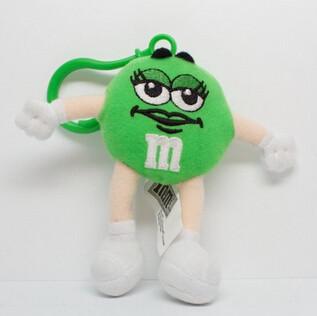 中国 緑の M&M の特性のぬいぐるみのかわいいプラシ天 Keychains はカスタマイズしました 販売のため