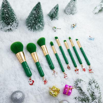 China Newest Newbie Soft Touch Loose Powder Eyeshadow Set of 8 Christmas Pendant Brushes Makeup Sweep Beauty Tools for sale