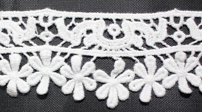 China Nice Poly Milk and Decorative Lace Trim White with Regular Flowers Eco-Friendly for sale