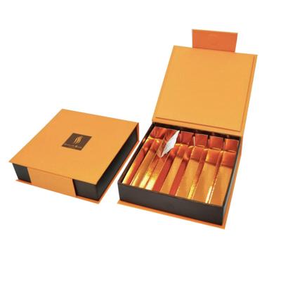 China Recycled Materials Factory Outlet Custom Varnishing Recycled Materials Luxury Chocolate Box Packaging for sale