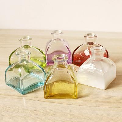 China High Quality Square Diffuser Vase Decor Personal Care Office Aromatherapy Glass Bottle 150ml for sale