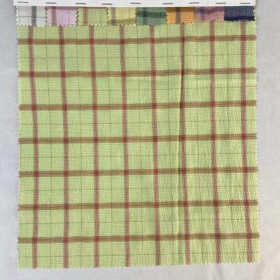 China Organic manufacturer good quality polyester fabric wholesale popular woven plaid crinkle pattern for dresses for sale