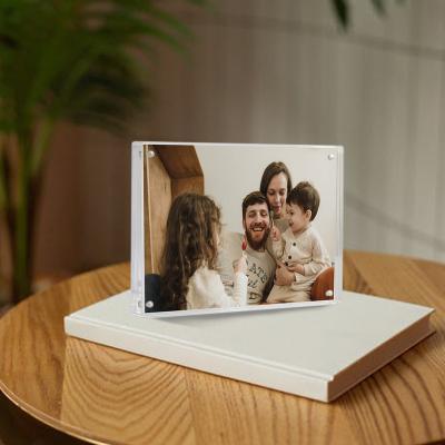 China Decoration Wholesale High Quality Acrylic Picture Frame Clear Double-Sided Magnetic Acrylic curved glass sublimation blanks Photo Frame for sale