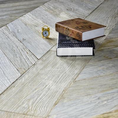 China Rustic Reclaimed White Elm Chevron Wax Oiled Engineered Flooring for sale