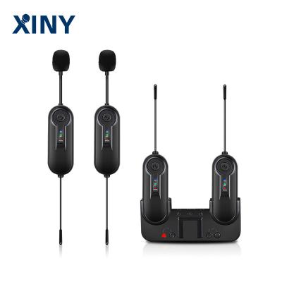 China Xiny UHF 2 Channel Lavalier Mobile Phone Vlogging Portable Video Recording Condenser Wireless Microphone for sale