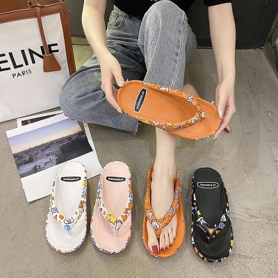 China Suka design, non-slip platform Flip Flops Flat Sandals, 2022 new high quality women's round fashion flat sandals flat sandals for sale