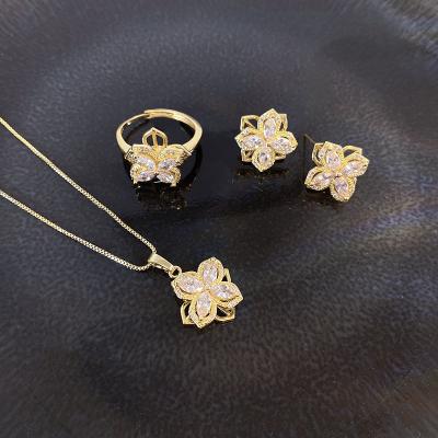 China Luxury Jewelry Sets Luxury Three-Piece Necklace Ring Earring Jewelry Set of Four Clover Leaf Rhinestones Necklace for sale