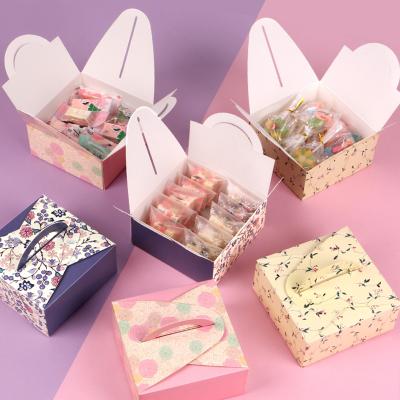 China Custom Cute Recycled Materials Candy Box Kids Birthday Party Folding Gift Box Wedding Candy Box for sale