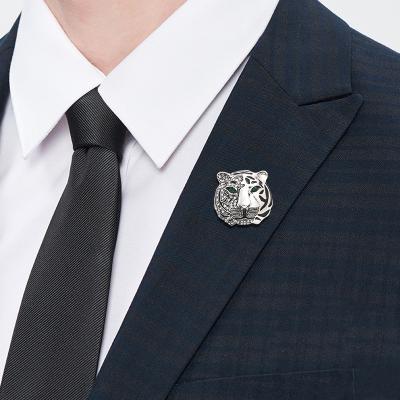 China Environmentally Friendly Pin Men's Collar Brooch Best-Selling Tiger Rhinestone Amazon Suit Designer Rhinestone Brooches Retro For Men for sale