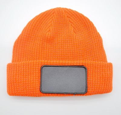 China Casual Wholesale Acrylic Knitting Reflective Beanie with Label Patch for Men and Women for sale