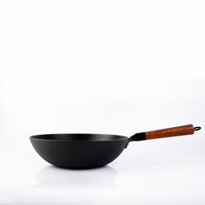 China Sustainable Low Price Chinese Cast Iron Wok With Wooden Lid for sale