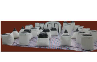 China EN71 Standard 32pcs Black Inflatable Paintball Bunkers PVC For Adults for sale