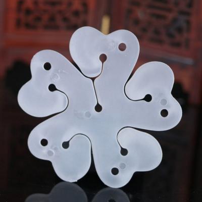 China PVC Balloon Plastic Plum Clip Party Clip Practical Birthday Wedding Decoration Accessories Plum Clip Flower Sealer Balloon Clip for sale