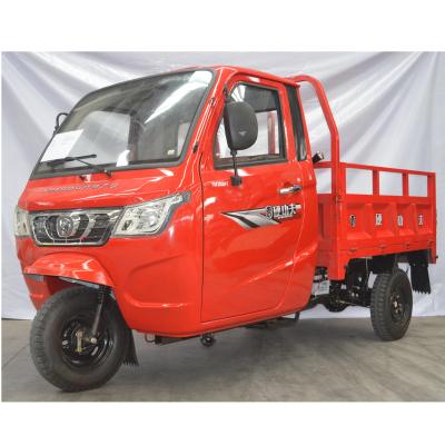 China 250cc Cargo Handlebar Cabin Cargo Tricycle / Enclosed Three Wheel Cargo Motorcycle With Driving Part for sale