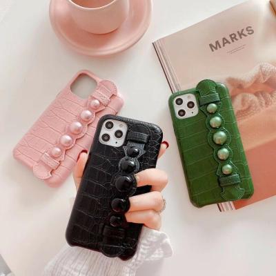 China Luxury Crocodile Grain Pearl Strap Cover Mobile Phone Protective Leather Case For IPhone XS for sale