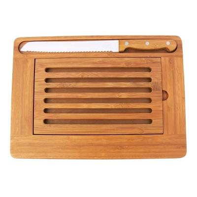 China Sustainable Bamboo Wooden Bread Cutting Board Set with 1pc Knife and Slat Designed Movable Top Board for sale