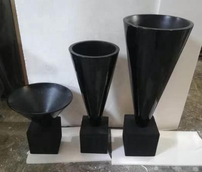 China Modern Top Grade Black Fiberglass Plant Garden Pots Floor Flower Vase Home Decor for sale