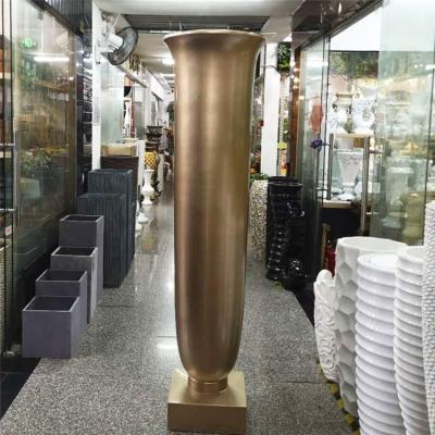 China Hot Sale Fiberglass Tall Gold Fiberglass Vase Stand Decorative Floor Vases For Wedding Centerpieces for sale