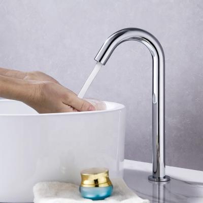 China Electric Automatic Battery Power Touchless Faucet Sensor Bathroom Faucets Hot And Cold Water Mixer Taps Automatic Sensor Metered for sale