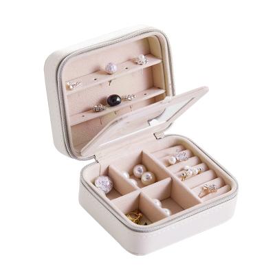 China DEQI Jewelry Packaging PU Jewelry Box Organizer Display Jewelry Bag Travel Jewelry Storage Holder Case For Necklace Earrings for sale