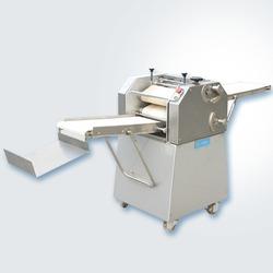 China Pillow Automatic Croissant Bread Packaging Machine for sale