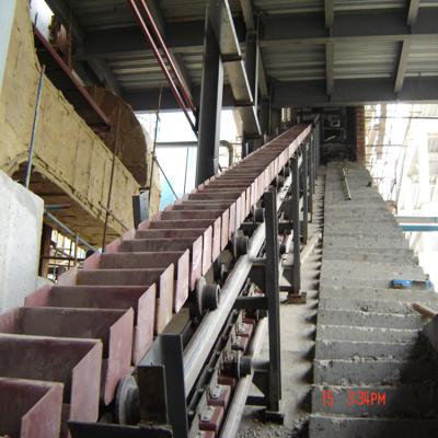 China High Efficiency Large Angle Chain Bucket Fire Resistant Conveyor For High Temperature Slag for sale