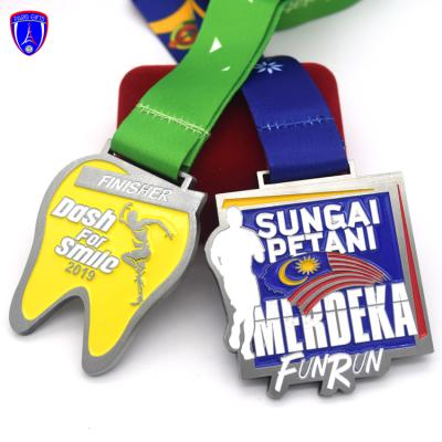 China Custom Metal Medals Trophy Metal Europe Malaysia Fun Run Medal Marathon Sports Medals With Ribbon for sale