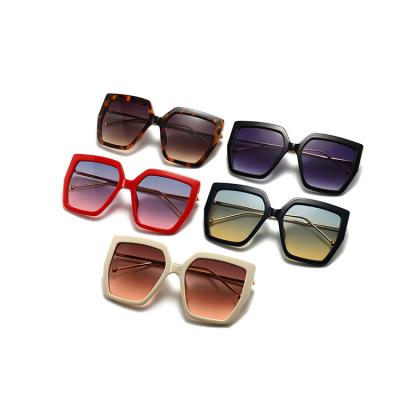 China Luxury Fashion Sunglasses Kenbo Brand Design Metal Square Sunglasses For Women Shape To Vintage Metal Leg Gradient Eyewear Female Sun Glasses for sale