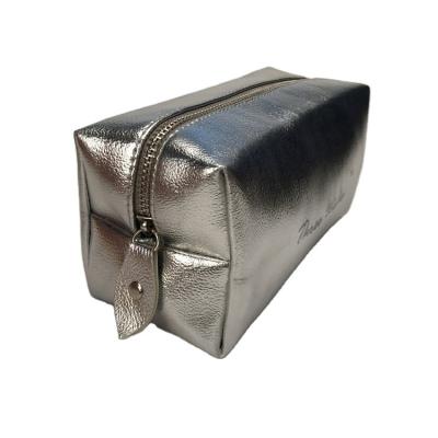 China Wholesale Promotional Metallic Silver Fashionable Metal Zipper Travel Organizer Custom PVC Custom PVC Cosmetic Bag Makeup Pouch for sale