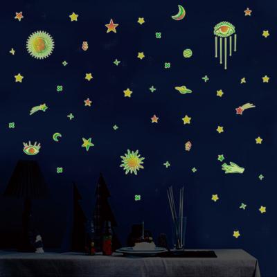 China Easy DIY Decorative Planet Stars Wall Sticker Kids Room Decoration Fluorescent Sticker Removable Wall Decal for sale