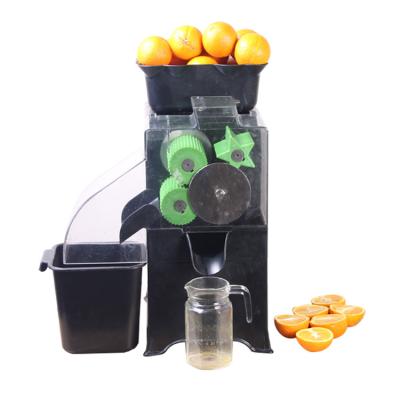 Cina Factory direct sale CE certification fruit and vegetable juicer machine in vendita