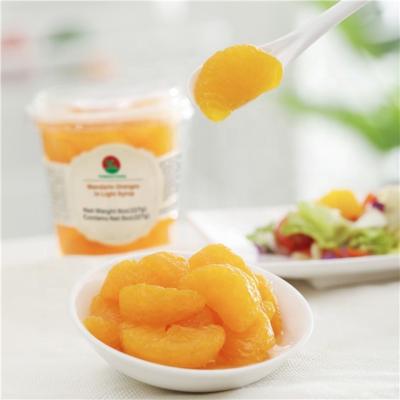 China 8oz Preserves Fresh Tangerines In Pear Juice In Plastic Cup for sale