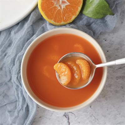 China Canned canned fruits tangerines in fermented carrot juice in plastic cups for sale