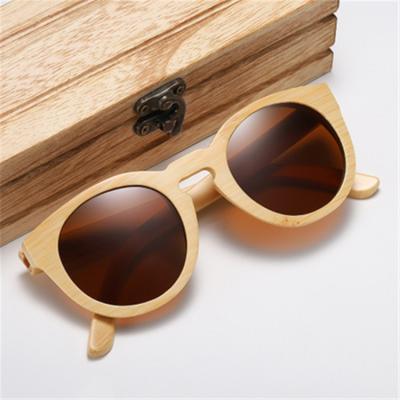 China Fashion Sunglasses Natural Bamboo Women Polarized Mirrored Wooden Sunglasses Men Custom Oculos De Sol for sale