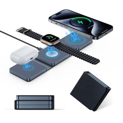 Cina Blue Compact Foldable 3 in 1 Wireless Travel Charger 15W for iPhone Airpods iWatch in vendita