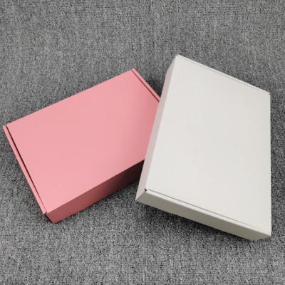 China High Quality Recyclable Custom White Pink Corrugated Packaging Package Cardboard Package Corrugated Cosmetic Packaging Wedding Gift Boxes Te koop