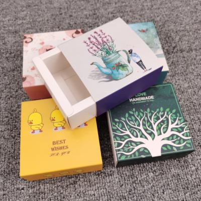 Κίνα Recycled Materials Wholesale Small White Corrugated Colored Paper Gift Drawer Paper Packaging Box Shipping Cardboard Box προς πώληση