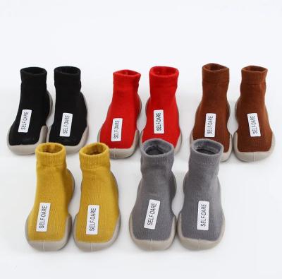 China QUICK DRY Customizable Cotton Rubber Soles Kids Organic Baby Socks Solid Shoes For 0-3 Years for sale