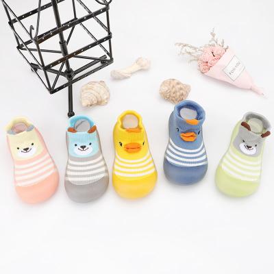 China Competitive Price QUICK DRY Kids Socks Baby Indoor Outdoor Cartoon Non Slip Elastic Socks for sale