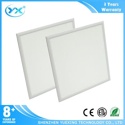 China a luz de painel 40W do diodo emissor de luz do teto da sala de reunião da polegada 24x24 refrigera o branco à venda