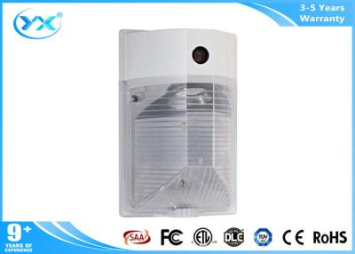 China Photocell Included Secure wall pack lighting fixtures exterior 17 Watts CRI80 1600 LM for sale