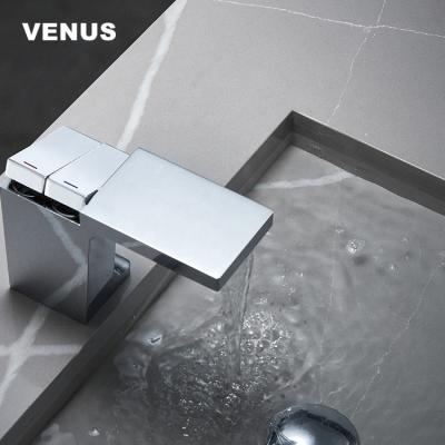 China Faucets Chrome Color Bathroom Faucet Metered Brass Deck Mounted Single Hole Lavatory Basin Mixer Tap for sale