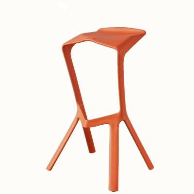 China Good quality modern design stackable creative chair cheap hot sale plastic bar stool for sale