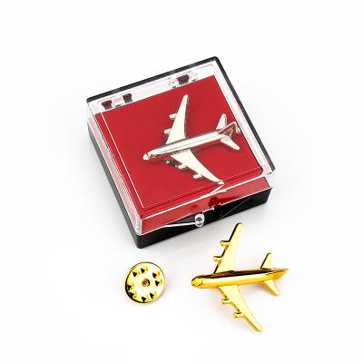 China Europe customized badgepins 2023 new pin badge custom airplane model badges for sale