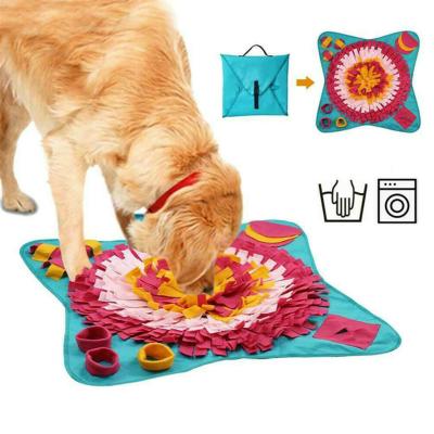 China Travel Pet Portable Foldable Dog Mat Outdoor Moving Dog Design Slow Feeding Training Mat for sale