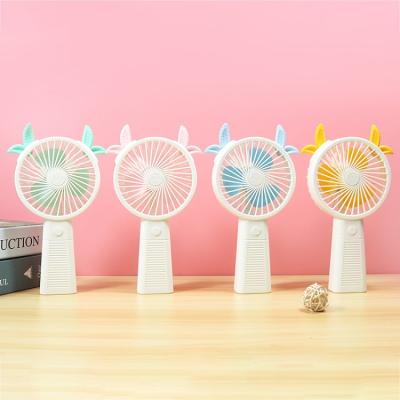 China Fan With Light 2020 CE ROHS China OEM Stand Cartoon Lazy Deer Fan Suppliers Rechargeable Tabletop Fan With Light for sale