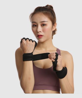 China Well Design Fitness Wrist Pad Gym Equipment Training Anti-calluse Breathable Weightlifting Workout Game Cycling Half Finger Gloves for sale