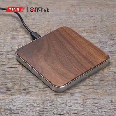 China Ultra Thin Fast Charging 5w Mobile Phone Radio Wooden Bamboo Charger For Samsung Bamboo Wooden Radio Charging Pad for sale